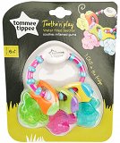 Tommee Tippee Teethe n Play Water Filled Teether Soothes Inflamed Gums 6+ M 1Pc